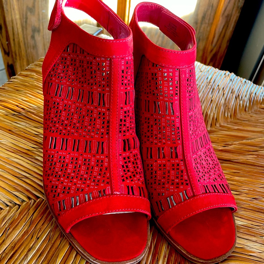 Vince Camuto laser cut red heels sz 8.5 
Very comfortable! Hardly worn.